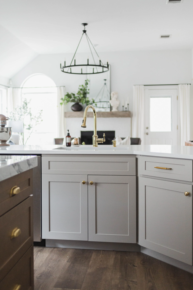 Cabinet knobs are usually installed with a single screw, round in shape Cabinet knobs are usually installed with a single screw, round in shape