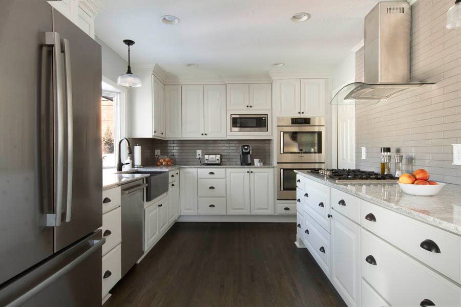 cliqstudios-kitchen-design-3d-rendering 3d rendering of cliqstudios kitchen design with white shaker cabinets and tea leaf kitchen island with seating