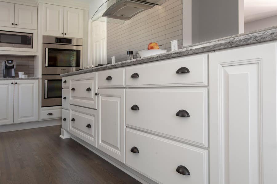 Learn How To Place Kitchen Cabinet S And Pulls Cliqstudios