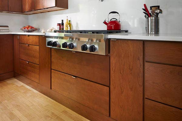 Wood veneer is a finish material made of solid hardwood.