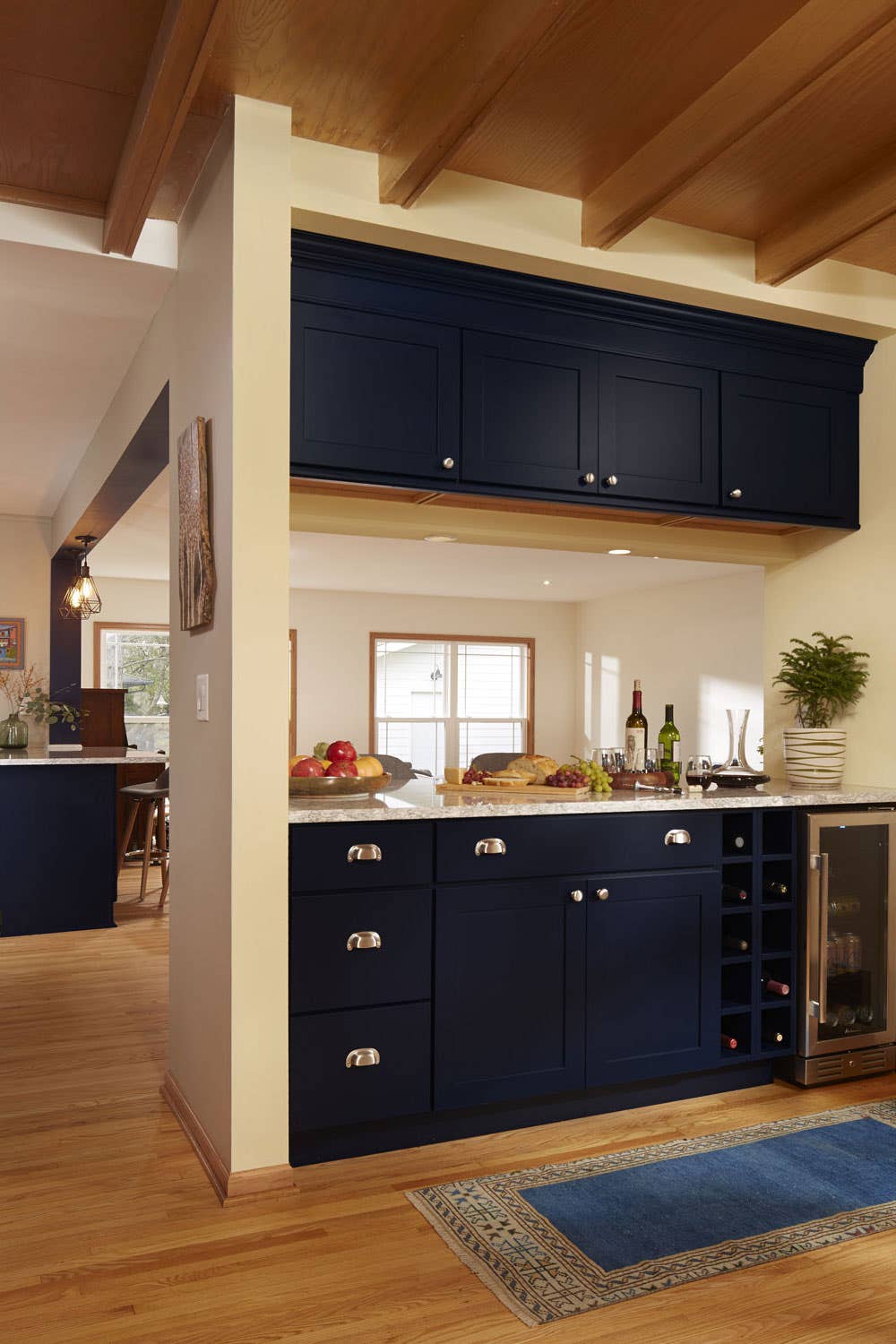 Houzz: How to Bring Dark Blue Into Your Kitchen