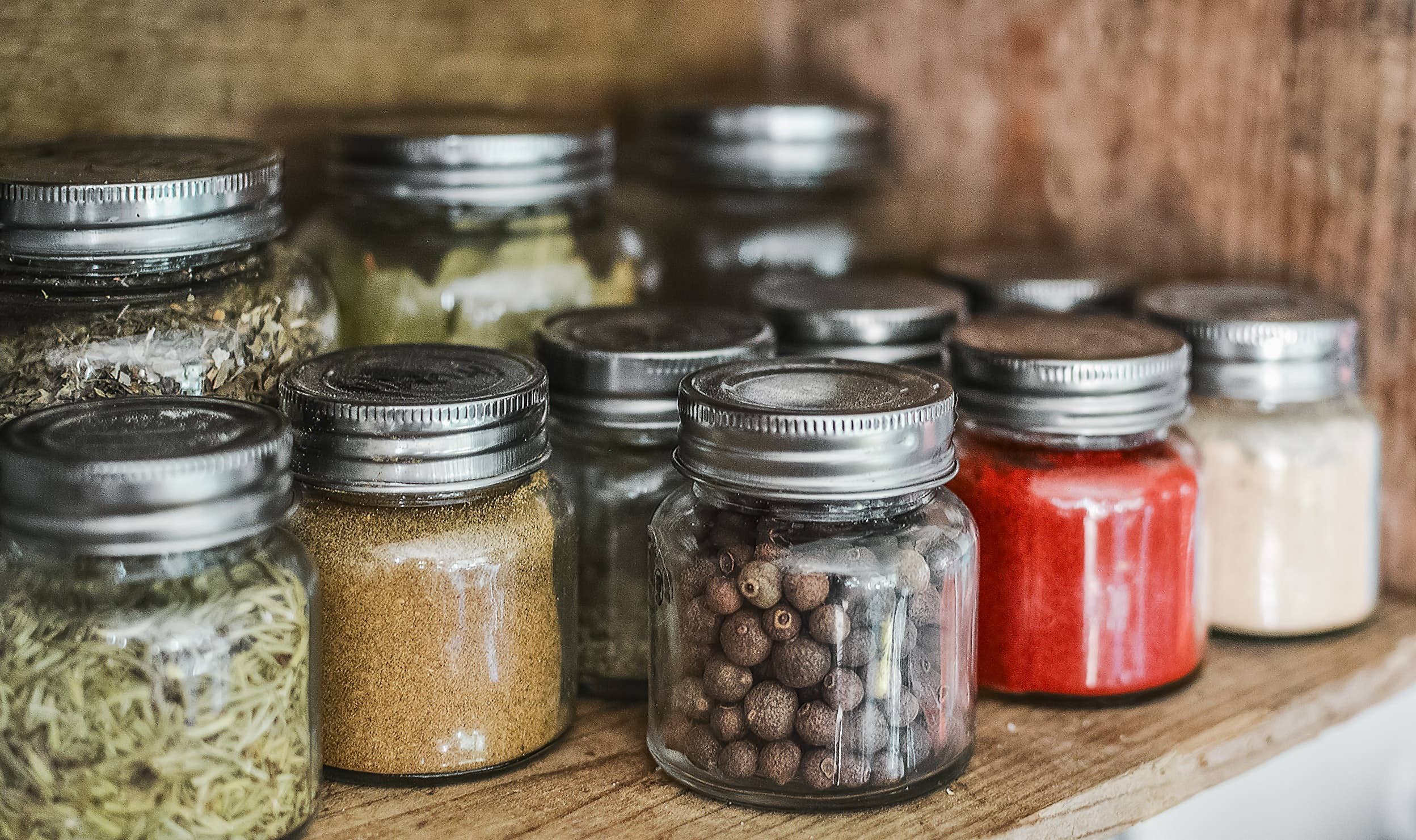 Air-tight food storage jars and decanters Air-tight food storage jars and decanters