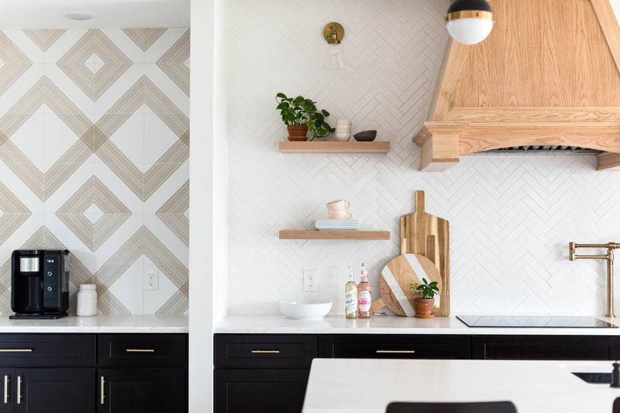 Iconic Shaker style cabinets in modern kitchen Iconic Shaker style cabinets in modern kitchen