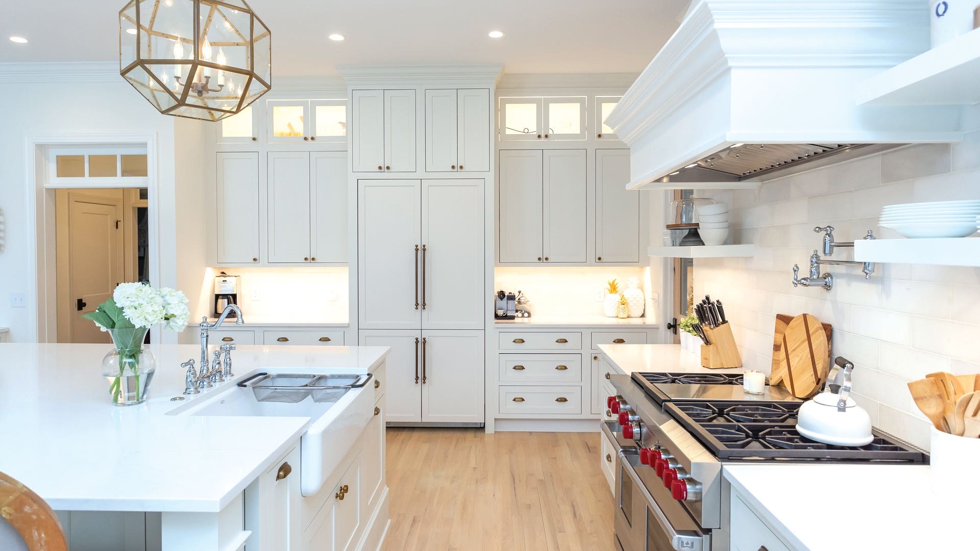 How To Choose The Perfect White Cabinets Cliqstudios