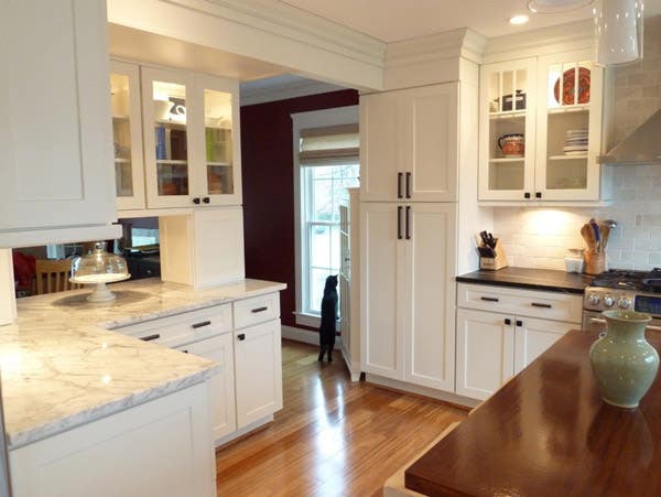 White Shaker Kitchen Hutch and Cat White Shaker Kitchen Hutch and Cat