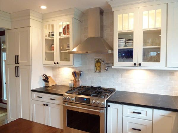 White Shaker Kitchen Range and Hood White Shaker Kitchen Range and Hood
