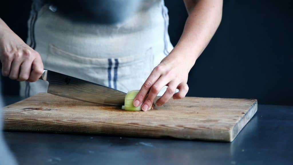 What You Should Do With Your Cutting Board Before Using A Knife