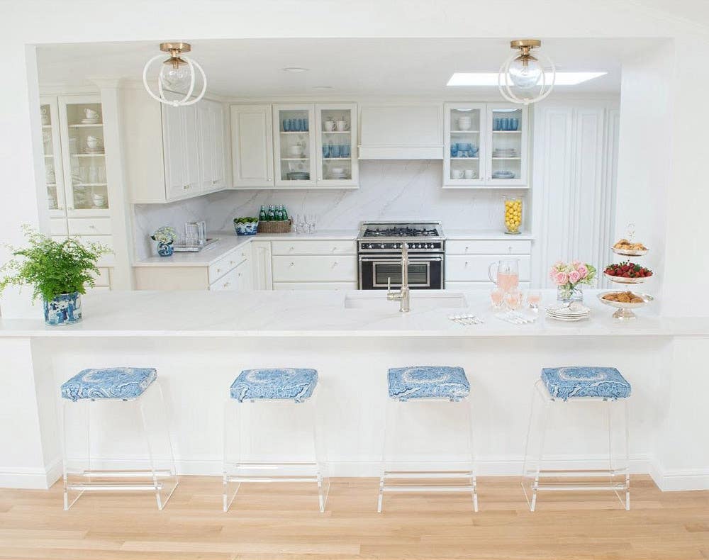 cliqstudios-decorative-white cliqstudios-decorative-white