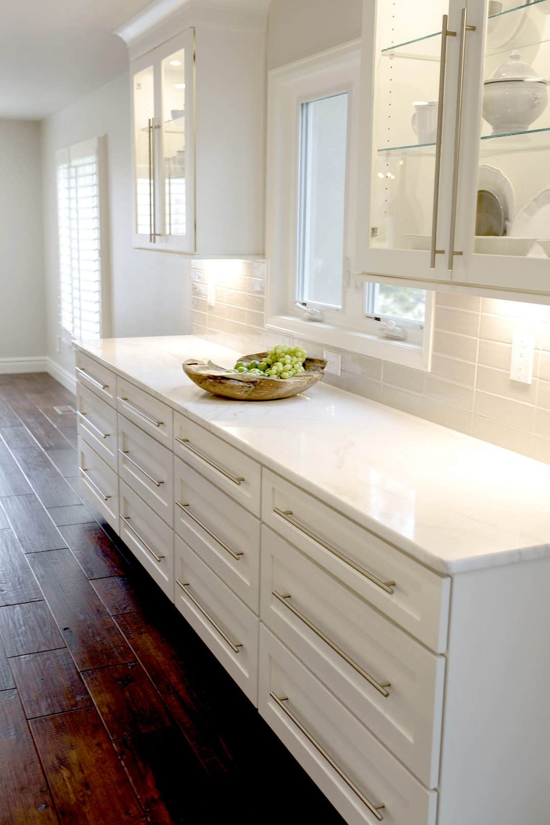 Cliqstudios shaker white light gray Cliqstudios shaker white light gray