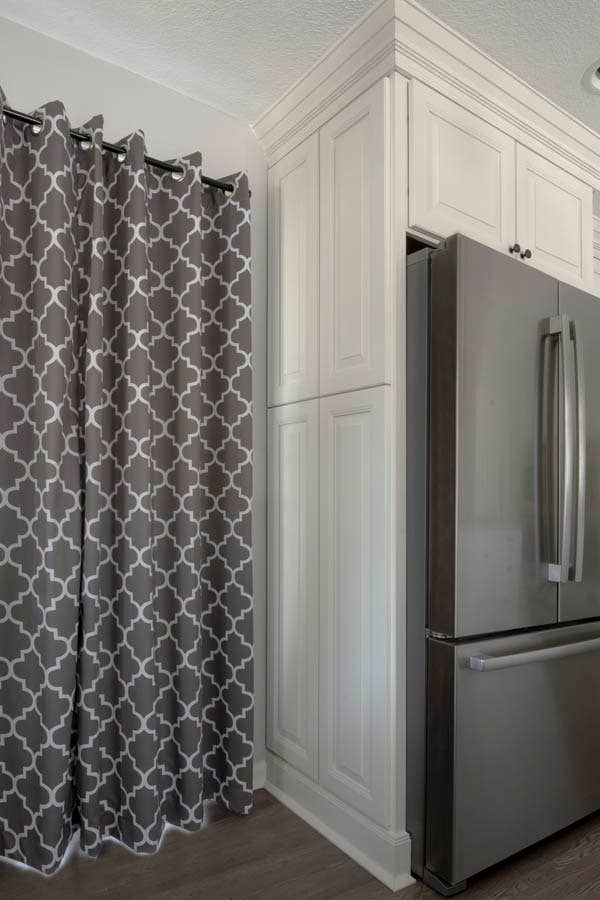 cliqstudios homan Decorative white end panel cliqstudios homan Decorative white end panel