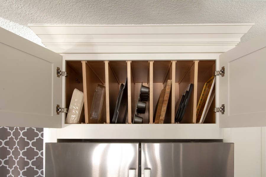 CliqStudios Homan Decorative Tray Divider Cabinet in White. CliqStudios Homan Decorative Tray Divider Cabinet in White.