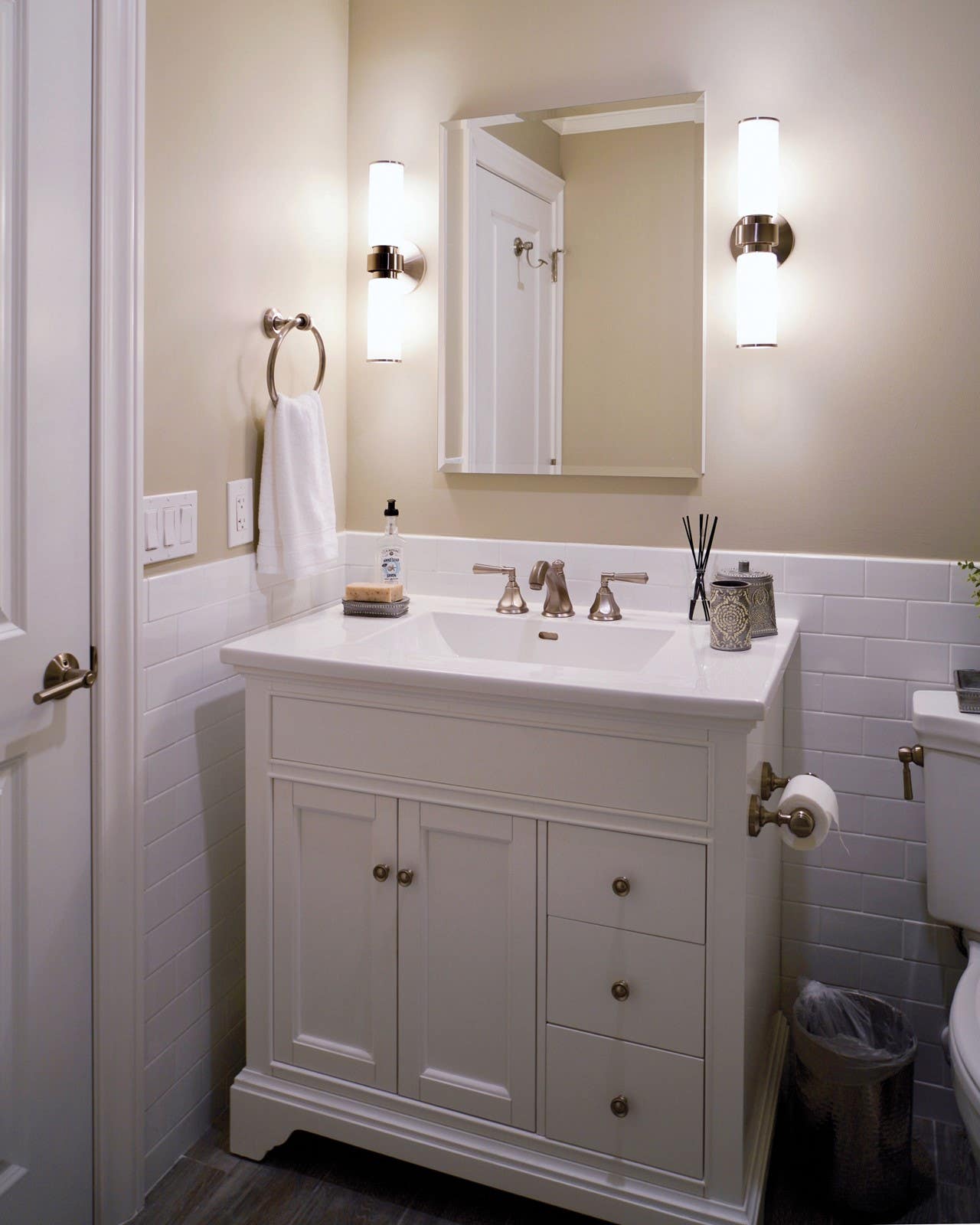 Charming, Neutral Vanity 