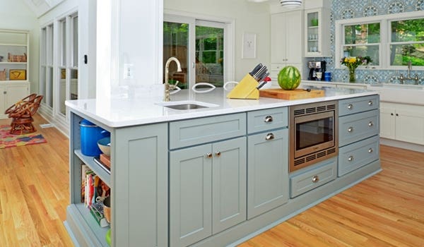 gray shaker cabinets in center island gray shaker cabinets in center island